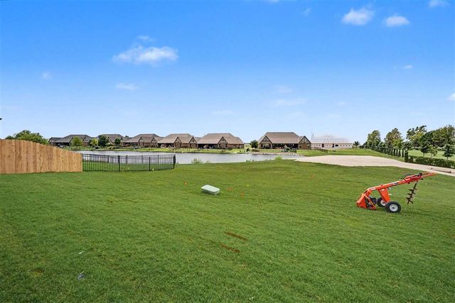 3921 NE Water Edge Dr, Lawton, OK 73507