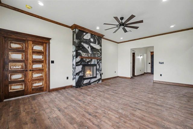 3921 NE Water Edge Dr, Lawton, OK 73507