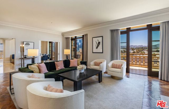 225 N Canon Drive 7C, Beverly Hills, CA 90210