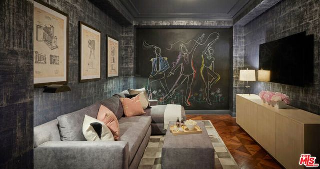 225 N Canon Drive 7C, Beverly Hills, CA 90210