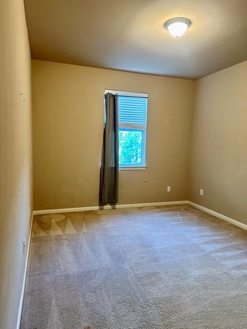 512 Eberhart LN 1204, Austin, TX 78745