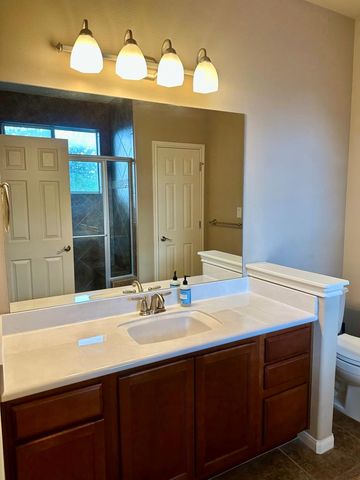 512 Eberhart LN 1204, Austin, TX 78745