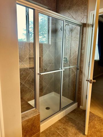 512 Eberhart LN 1204, Austin, TX 78745