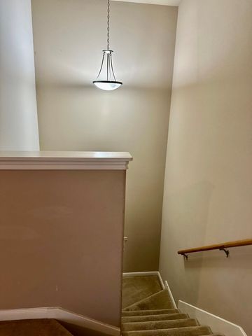 512 Eberhart LN 1204, Austin, TX 78745