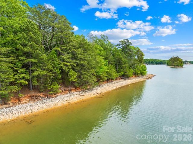 272 S Harbor Watch Drive, Statesville, NC 28677