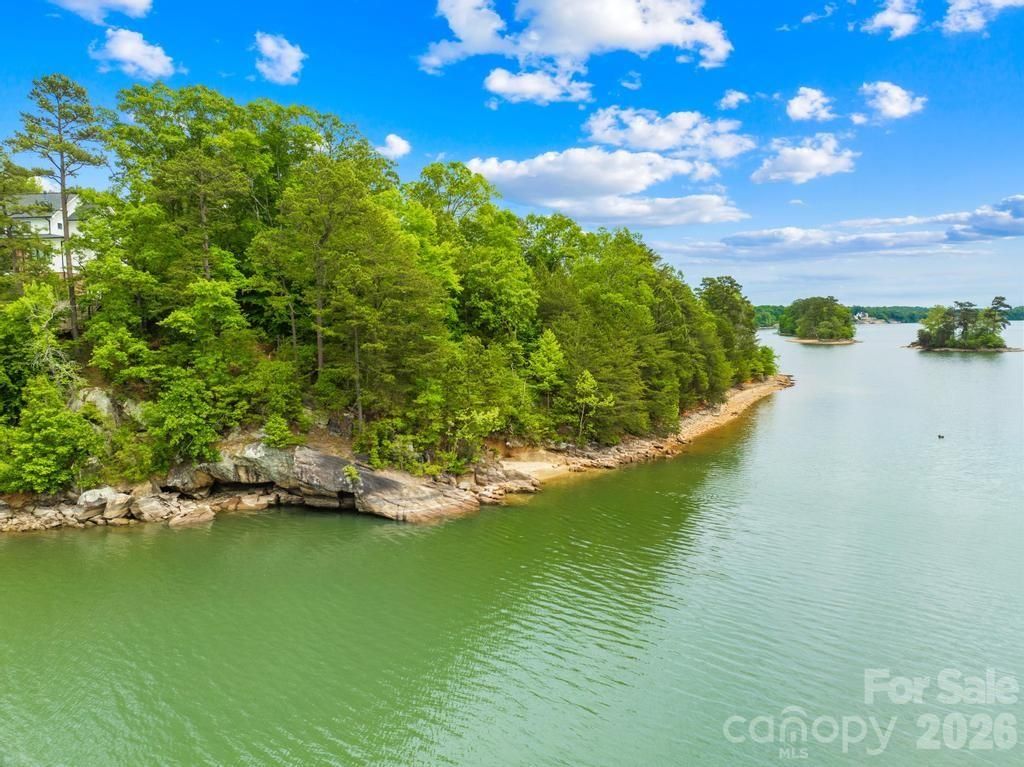 272 S Harbor Watch Drive, Statesville, NC 28677