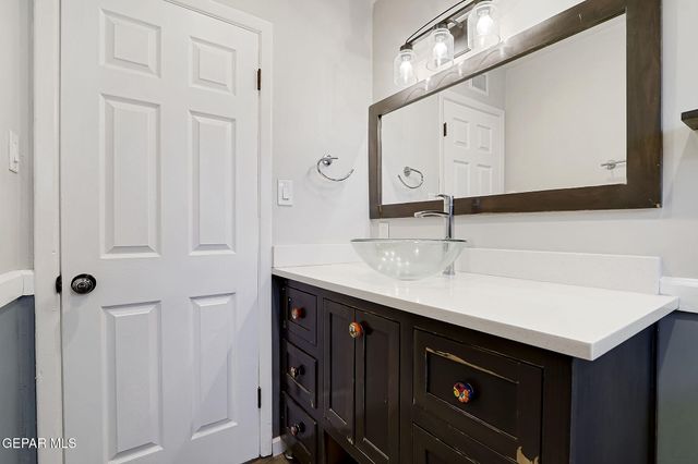 6040 Cabrillo Drive, El Paso, TX 79912