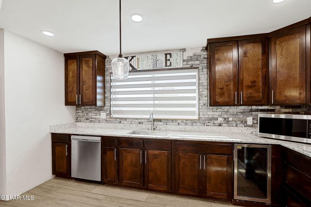 6040 Cabrillo Drive, El Paso, TX 79912