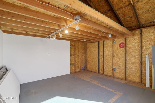 6040 Cabrillo Drive, El Paso, TX 79912