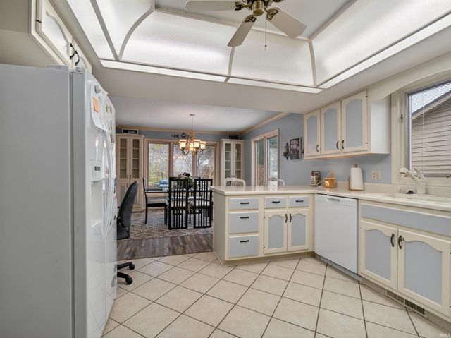 1122 Packard Place, Auburn, IN 46706
