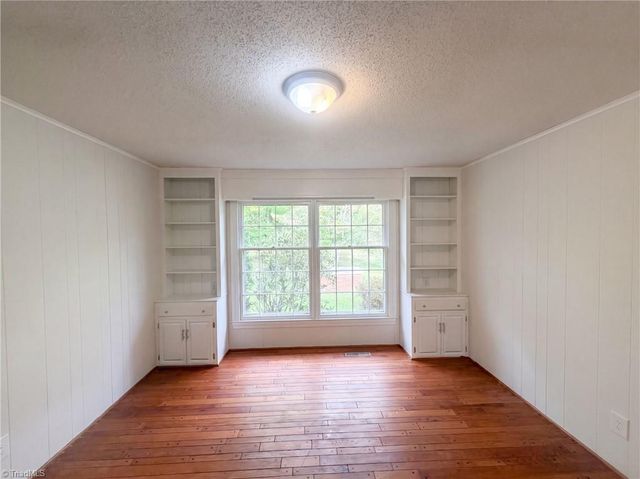 3828 Waterview Road, High Point, NC 27265