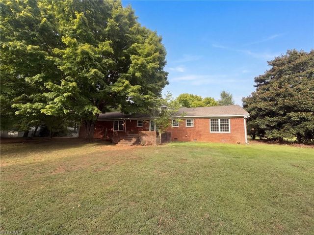 3828 Waterview Road, High Point, NC 27265