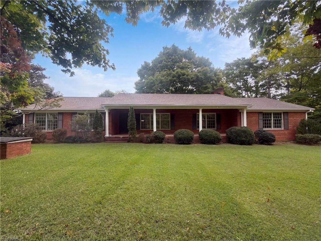 3828 Waterview Road, High Point, NC 27265