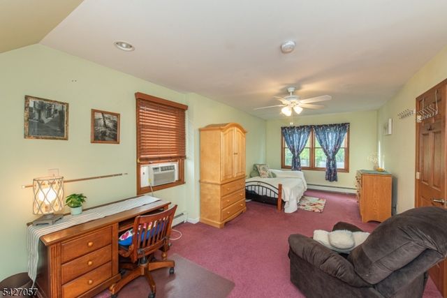 31 Stanley Ct, North Haledon Boro, NJ 07508