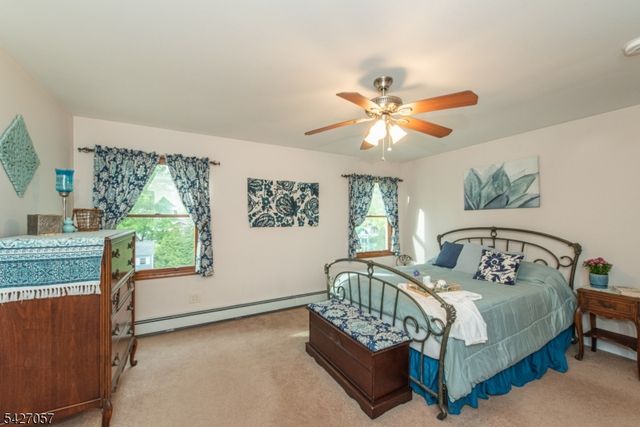 31 Stanley Ct, North Haledon Boro, NJ 07508