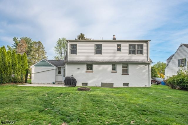 31 Stanley Ct, North Haledon Boro, NJ 07508