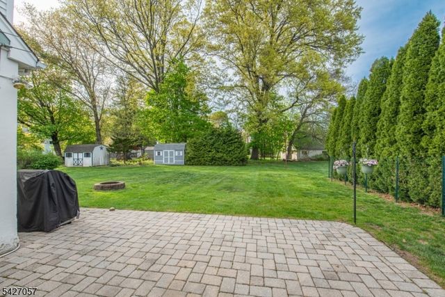 31 Stanley Ct, North Haledon Boro, NJ 07508