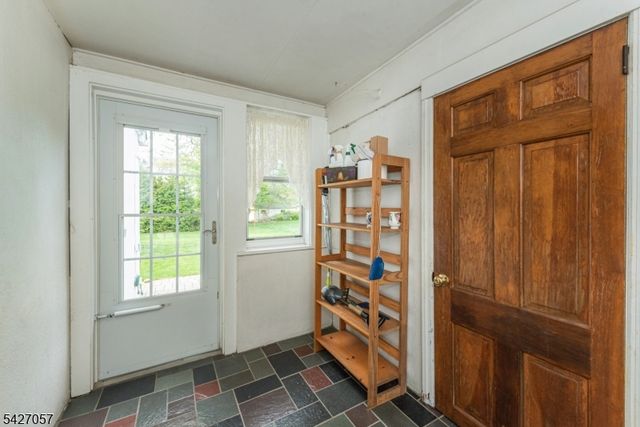 31 Stanley Ct, North Haledon Boro, NJ 07508