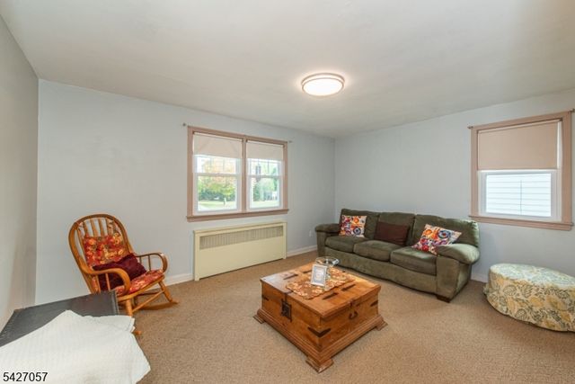 31 Stanley Ct, North Haledon Boro, NJ 07508