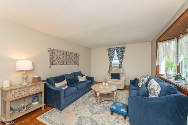 31 Stanley Ct, North Haledon Boro, NJ 07508