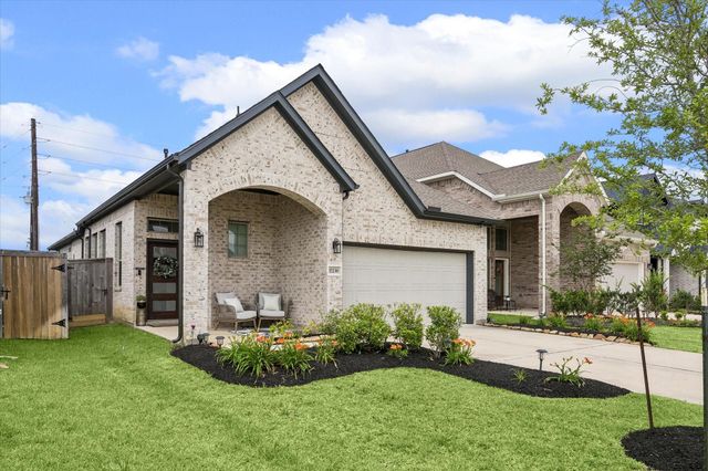 17238 Broadleaf Oak Drive, Hockley, TX 77447
