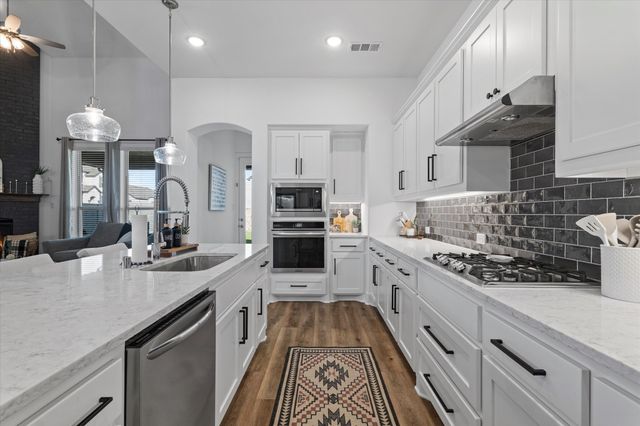 1332 Thompson Road, Argyle, TX 76226