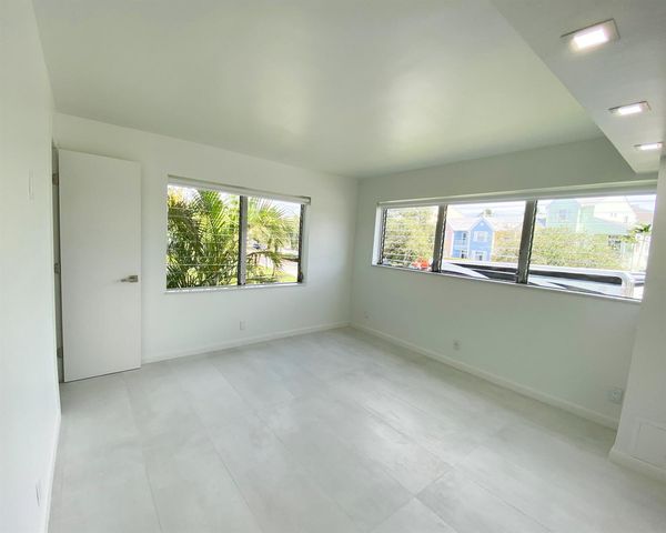 2755 NE 28th Avenue C1, Lighthouse Point, FL 33064