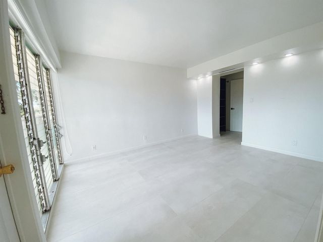 2755 NE 28th Avenue C1, Lighthouse Point, FL 33064