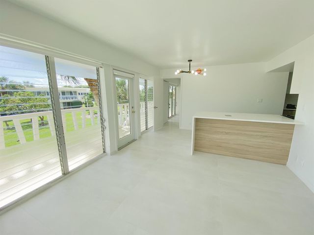 2755 NE 28th Avenue C1, Lighthouse Point, FL 33064