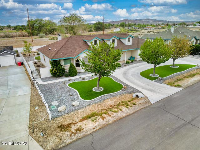 649 Saddle Horn Way, Fernley, NV 89408