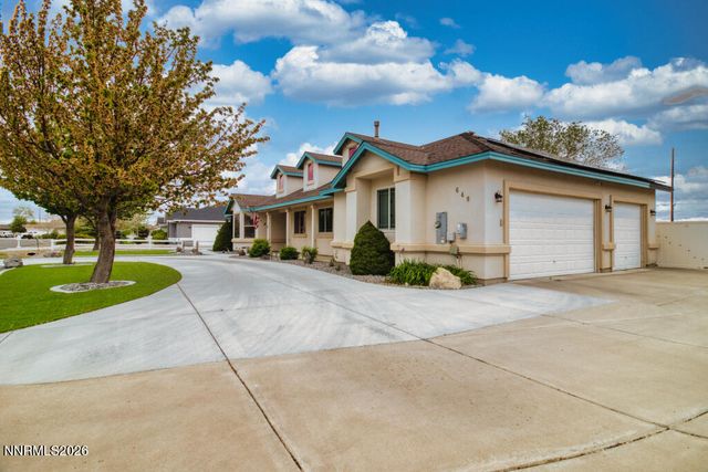 649 Saddle Horn Way, Fernley, NV 89408