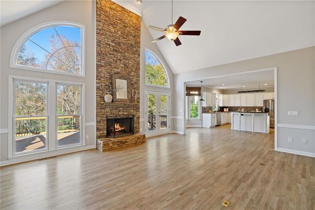 812 Lakemere Crest, Suwanee, GA 30024