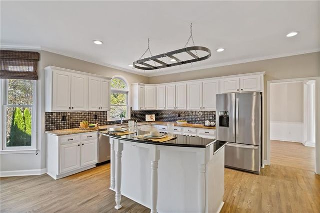 812 Lakemere Crest, Suwanee, GA 30024