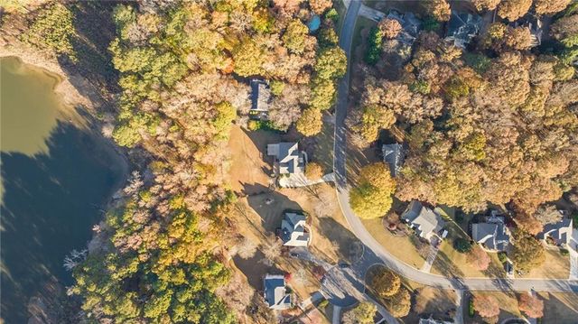 812 Lakemere Crest, Suwanee, GA 30024
