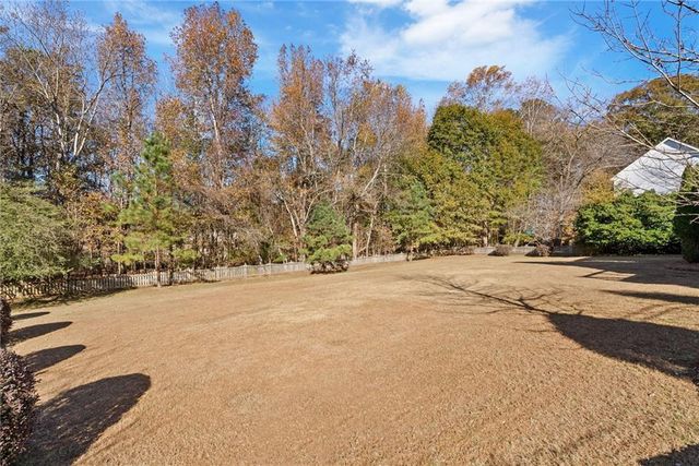 812 Lakemere Crest, Suwanee, GA 30024