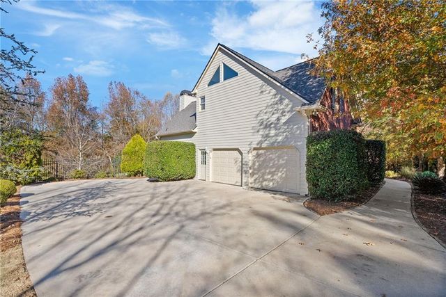 812 Lakemere Crest, Suwanee, GA 30024
