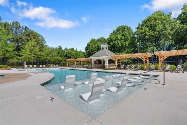 812 Lakemere Crest, Suwanee, GA 30024