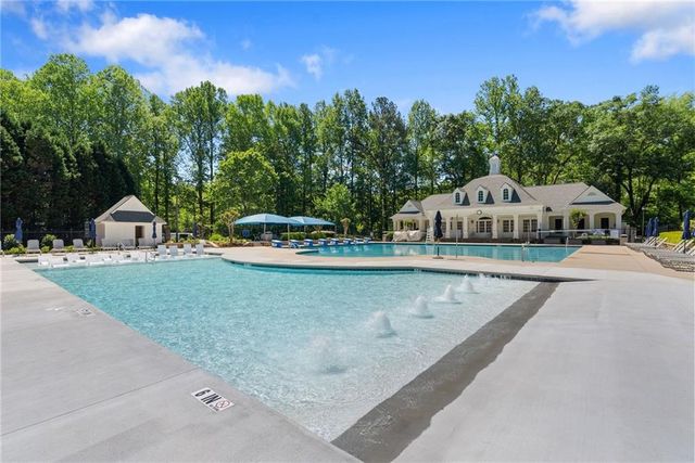 812 Lakemere Crest, Suwanee, GA 30024