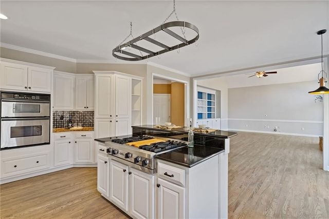 812 Lakemere Crest, Suwanee, GA 30024