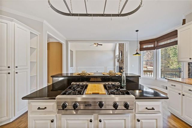 812 Lakemere Crest, Suwanee, GA 30024