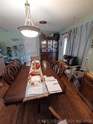 722 SW 4th Street, Checotah, OK 74426