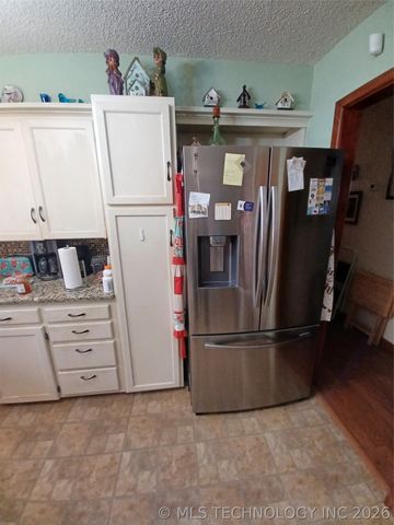 722 SW 4th Street, Checotah, OK 74426