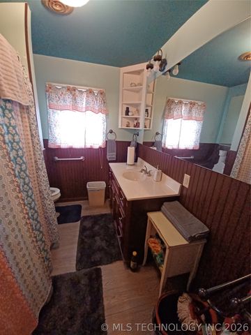 722 SW 4th Street, Checotah, OK 74426