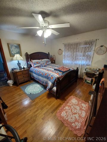 722 SW 4th Street, Checotah, OK 74426