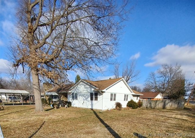 722 SW 4th Street, Checotah, OK 74426