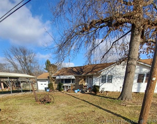 722 SW 4th Street, Checotah, OK 74426