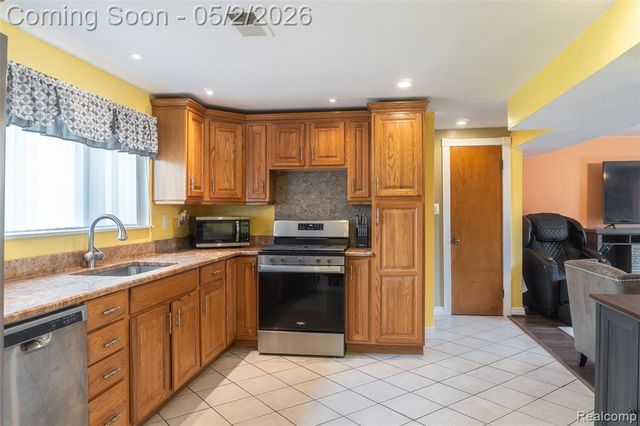 11955 Delvin Drive, Sterling Heights, MI 48313