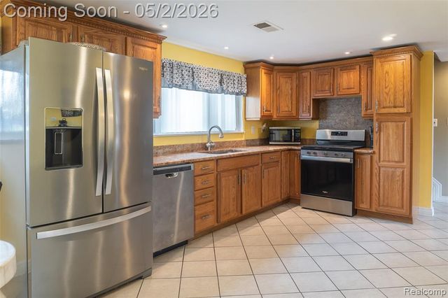 11955 Delvin Drive, Sterling Heights, MI 48313