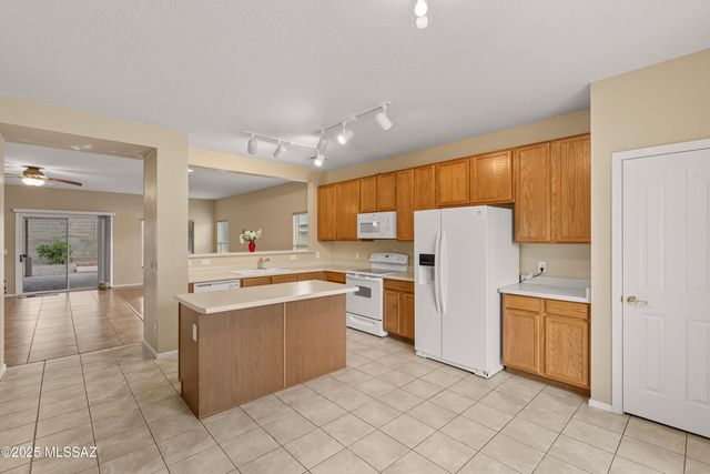 3647 E Mecate Road, Tucson, AZ 85739