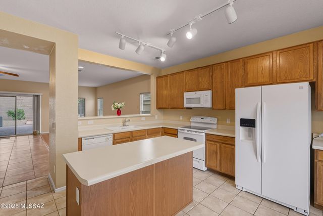 3647 E Mecate Road, Tucson, AZ 85739